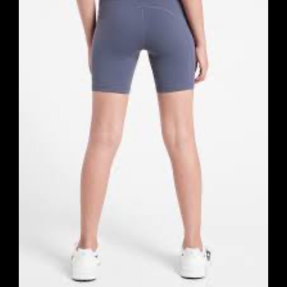 NWOT Athleta rare medieval violet compression shorts no side logo